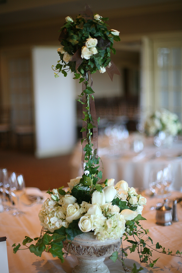 Ivy Topiary, White Roses, White Hydrangea, River Creek Country Club, Loudoun County, Leesburg, Kristen Gardner Photography