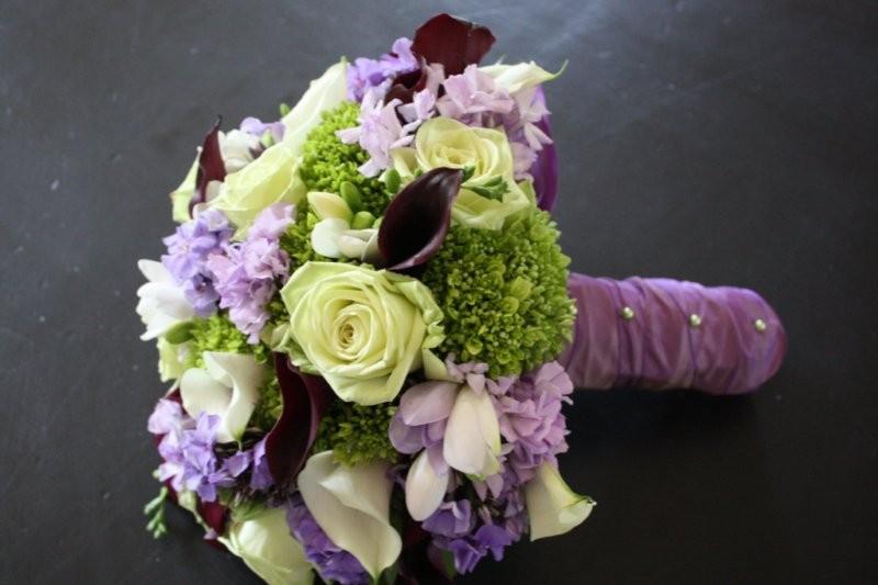 Purple Wedding Flowers 9 11 Holly Chapple Holly Chapple Purple Wedding 