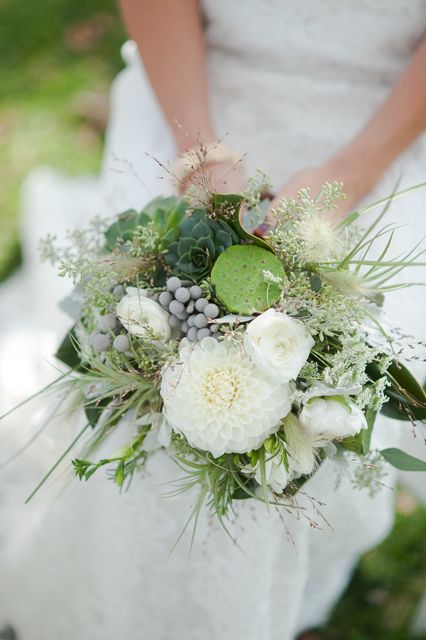 white wedding flowers, rustic wedding flowers, holly heider chapple flowers, marriott ranch