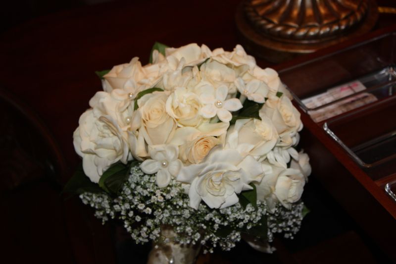 vendella roses, Gardenia, Stephanotis, baby's breath