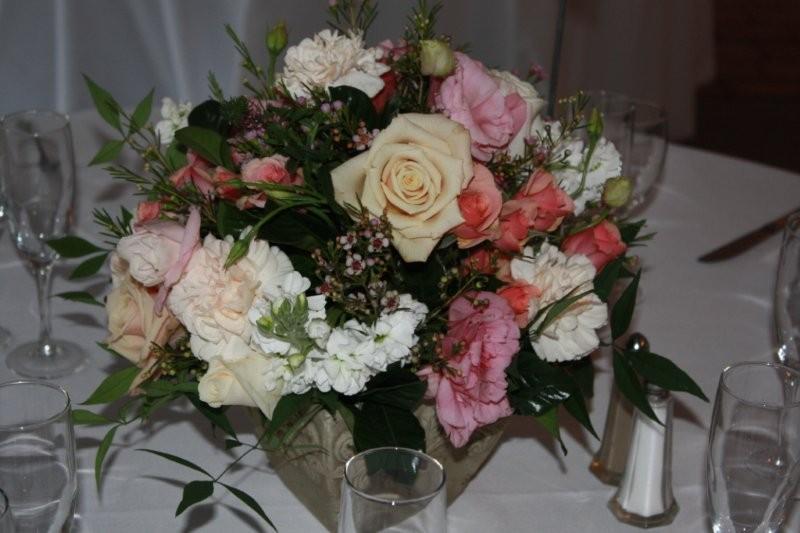 Lisianthus, Roses, Heather, Waxflower, Carnations, Stock