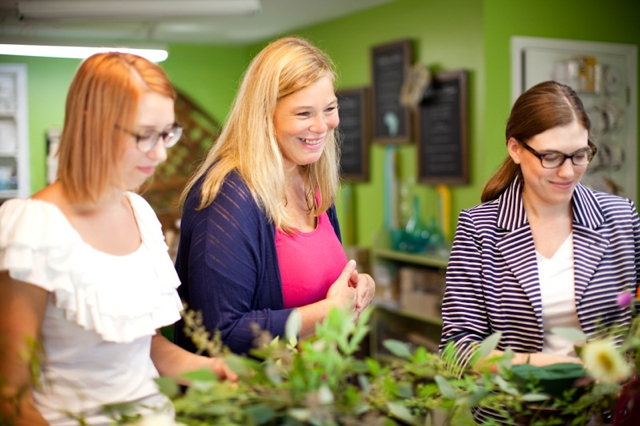 flower arranging classes with Holly Chapple