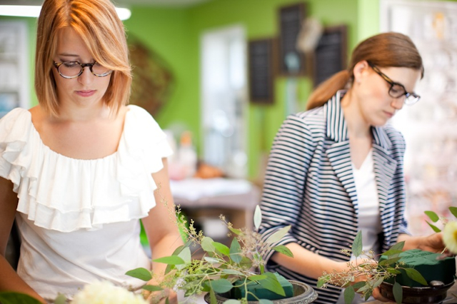 flower arranging classes with Holly Chapple