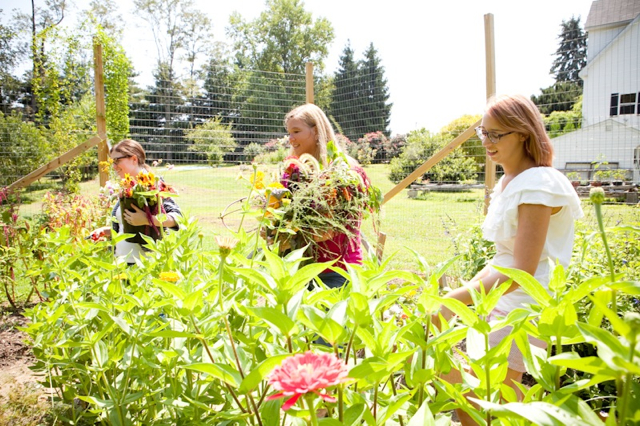 flower arranging classes with Holly Chapple