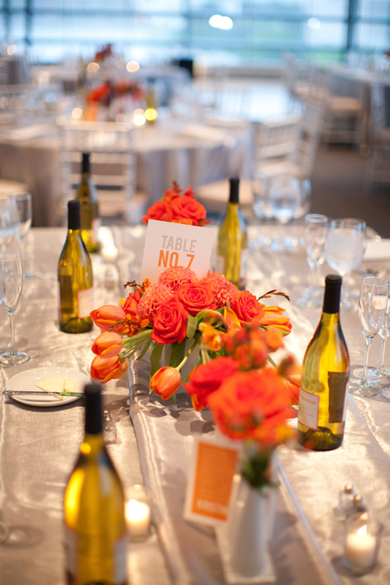 newseum, white callas, contemporary wedding flowers