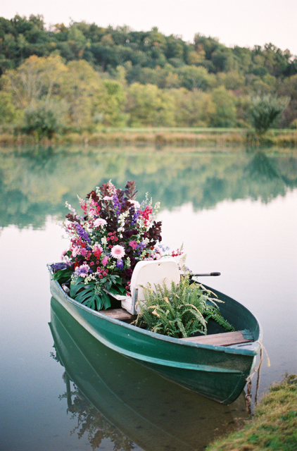 flowers in a boat, wedding flowers in a boat, loudoun weddngs, holly chapple flowers, middleburg weddings, purple wedding flowe